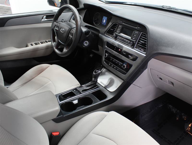 Used 2016 Hyundai Sonata SE image 9