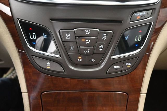 Used 2017 Buick Regal Premium w/ Driver Confidence Package #2 FWD image 16