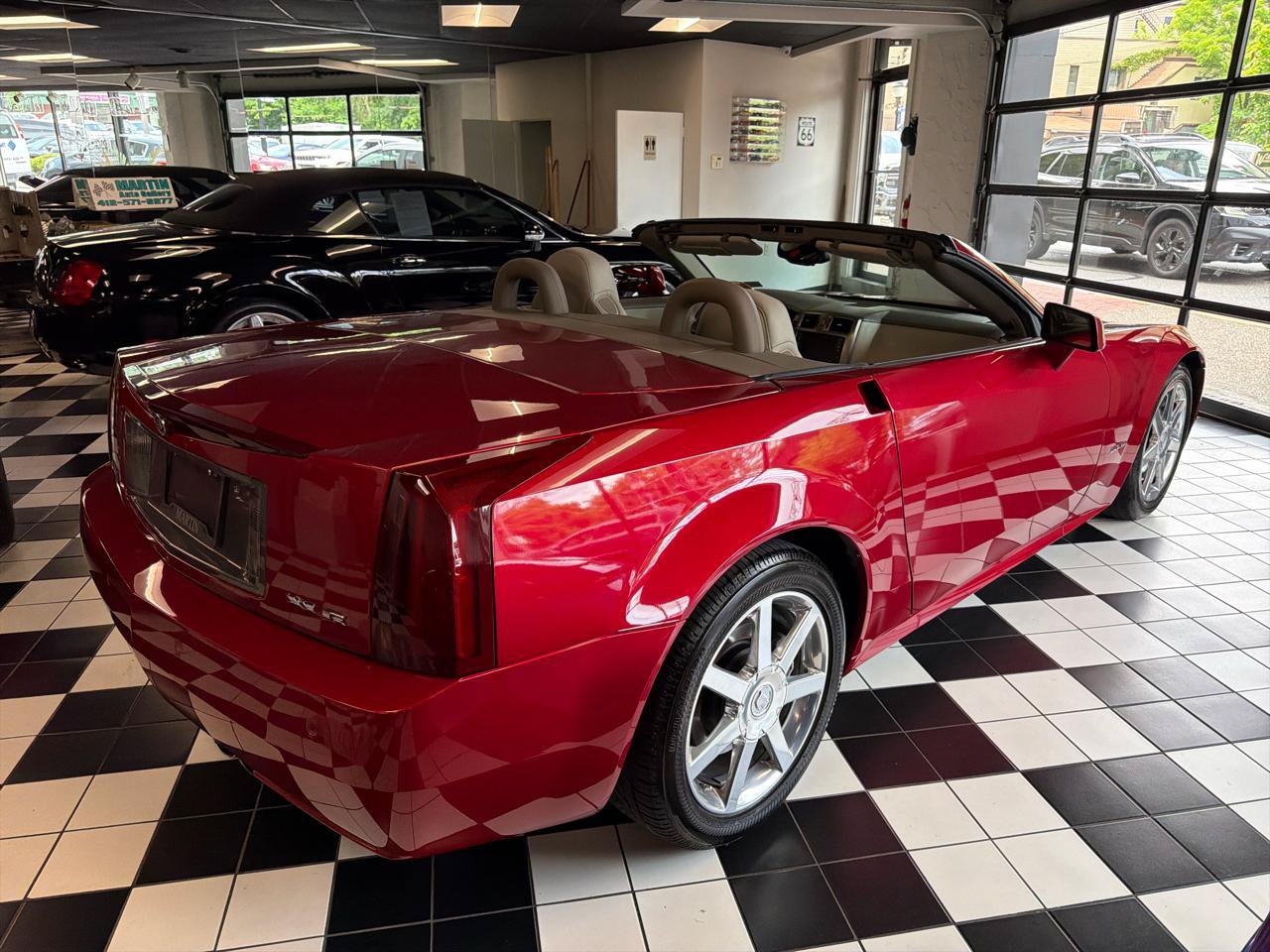 Used 2005 Cadillac XLR RWD image 15