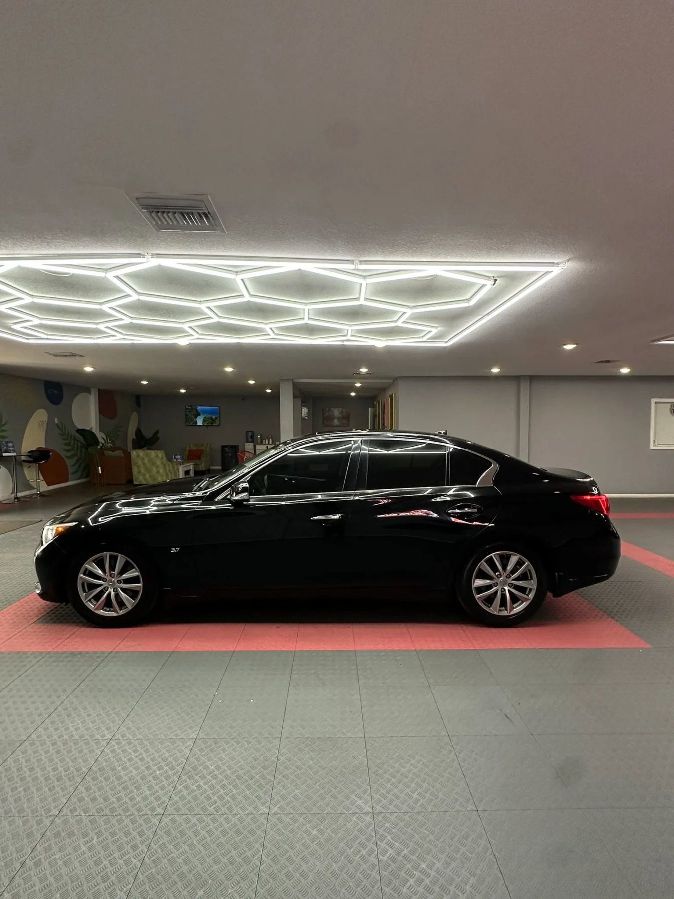 Used 2015 INFINITI Q50 Premium w/ Navigation Package RWD image 3