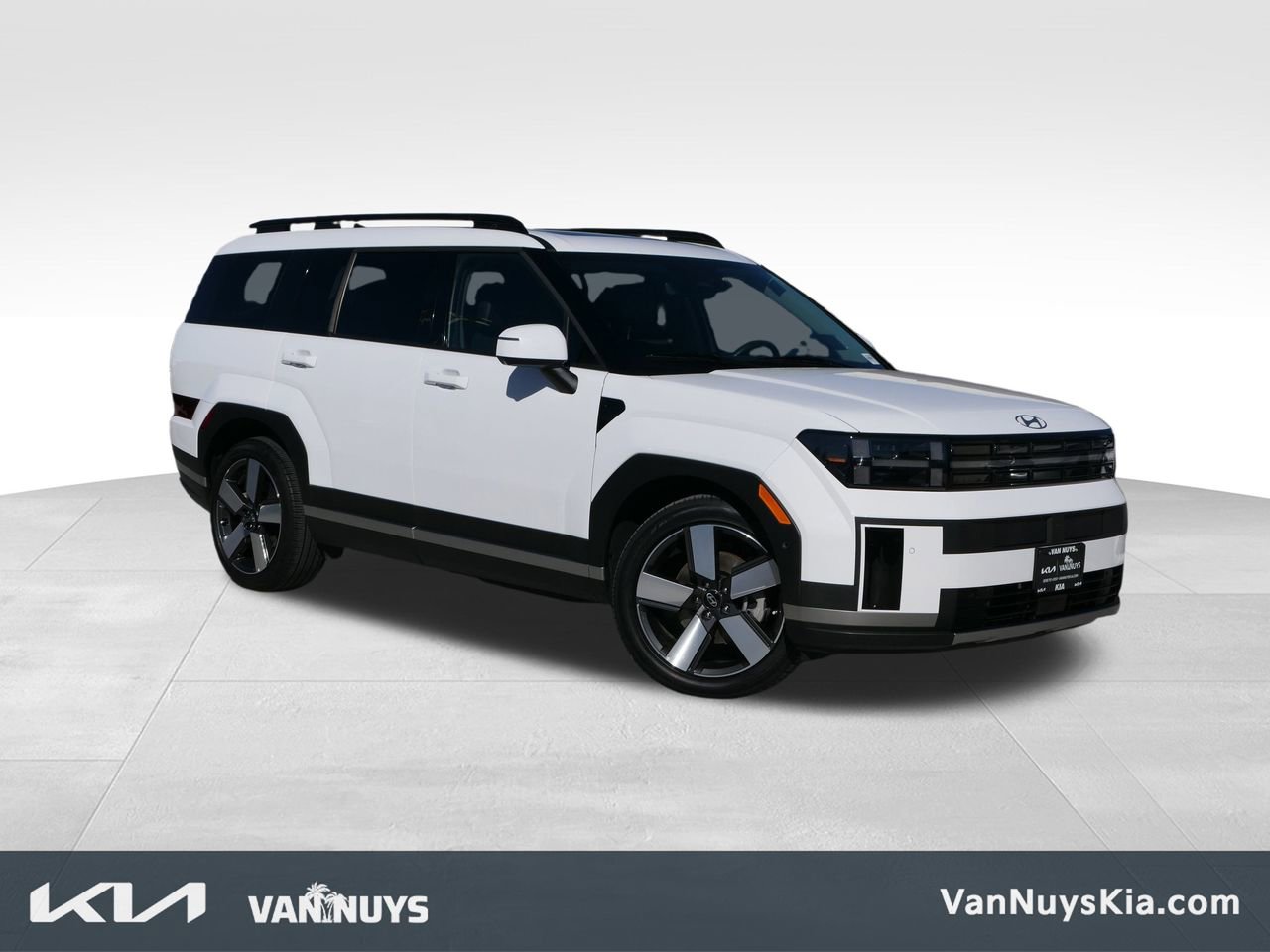 Used 2025 Hyundai Santa Fe Limited image 1