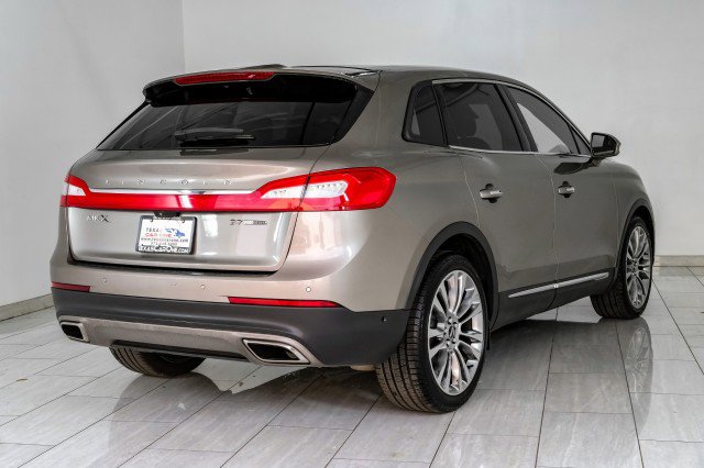 Used 2016 Lincoln MKX Reserve w/ Technology Package FWD image 6