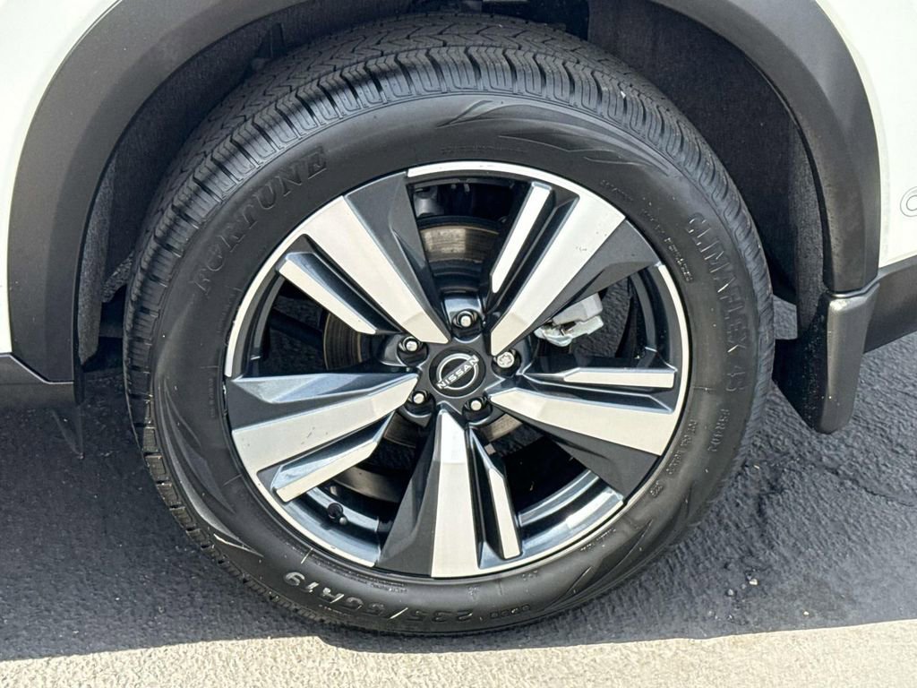 Used 2023 Nissan Rogue Platinum w/ Platinum Premium Package FWD image 32