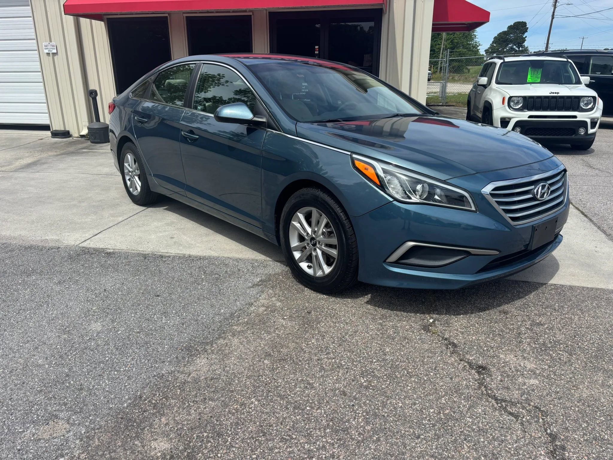 Used 2017 Hyundai Sonata SE FWD image 5