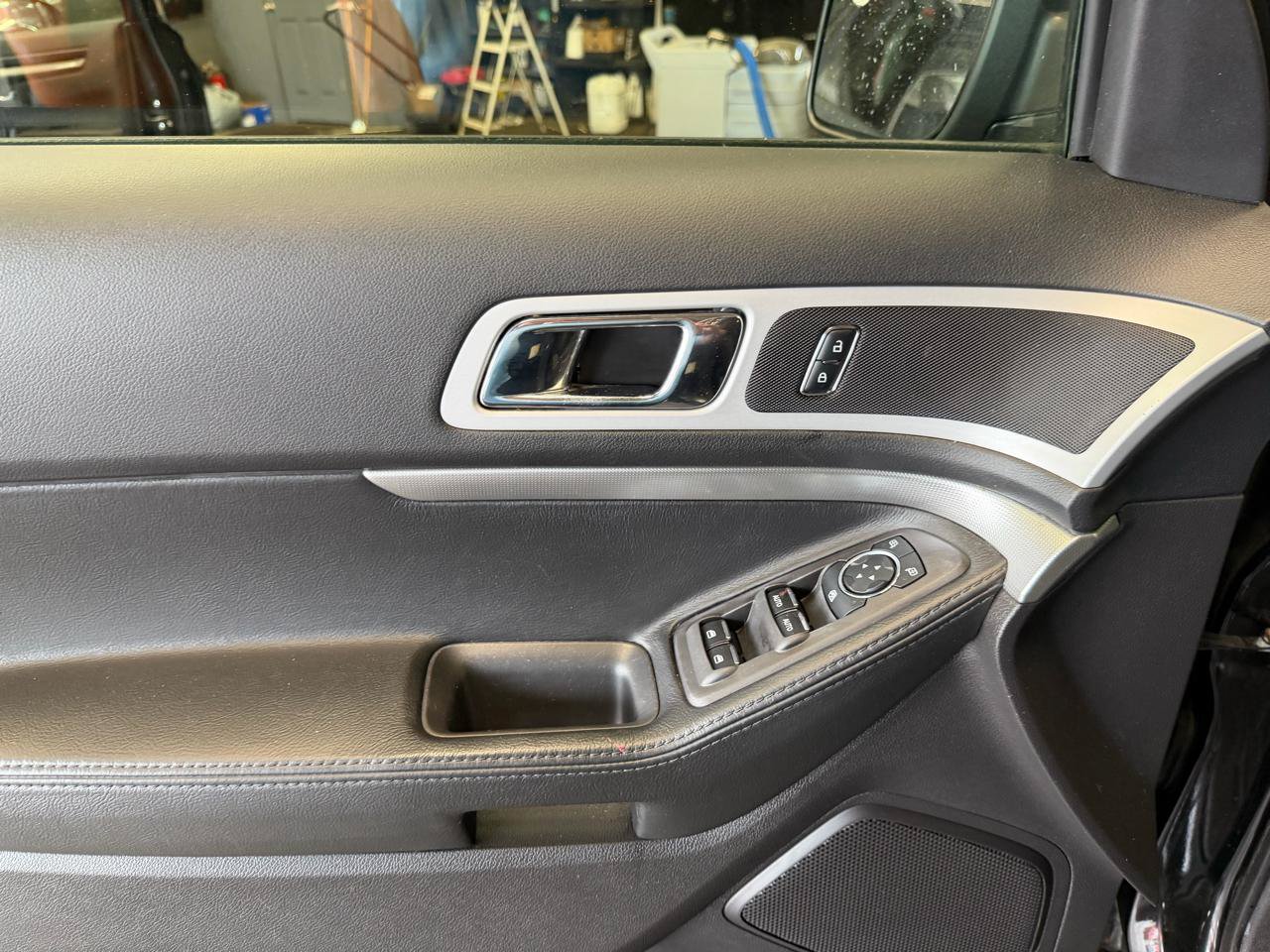 Used 2015 Ford Explorer XLT AWD/4WD image 9