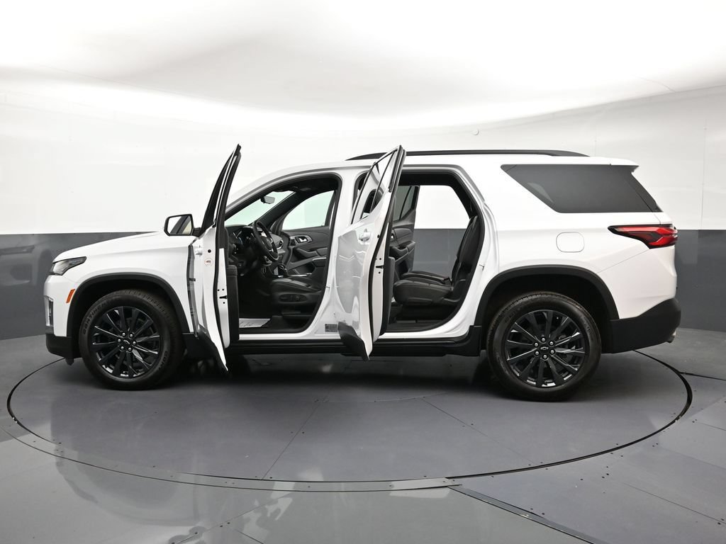 Certified 2023 Chevrolet Traverse RS w/ LPO, Floor Liner Package AWD/4WD image 34