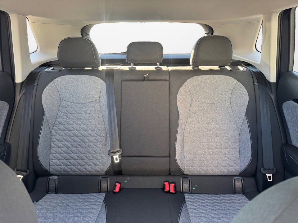 Used 2025 Volkswagen Tiguan S w/ 18" Wheel Package image 15