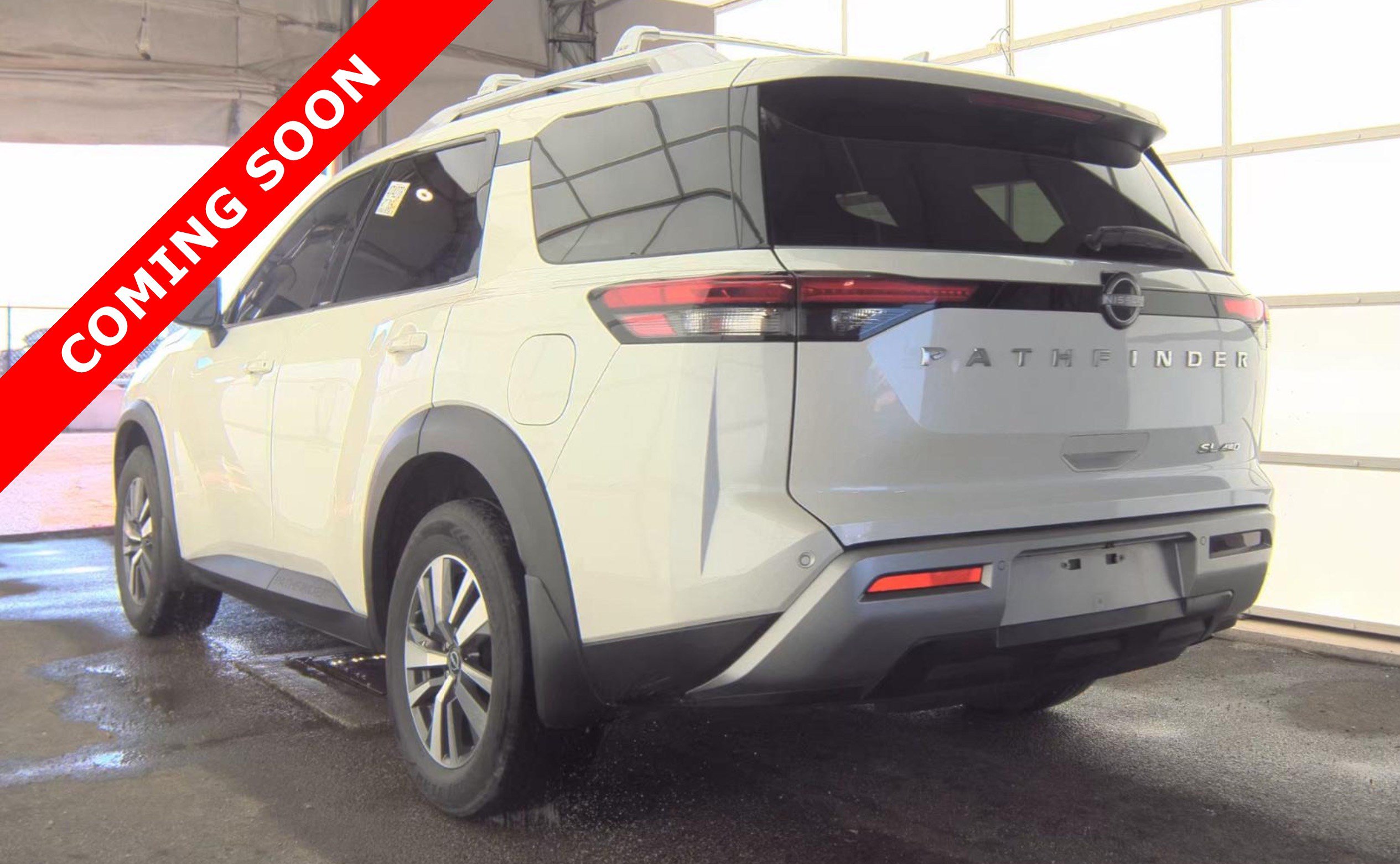 Used 2023 Nissan Pathfinder SL AWD/4WD image 3