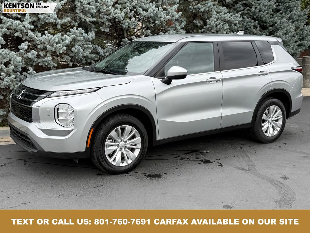 Used 2025 Mitsubishi Outlander ES image 1