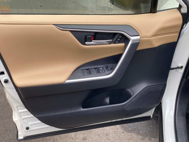 Used 2019 Toyota RAV4 Limited w/ Advanced Technology Package image 13