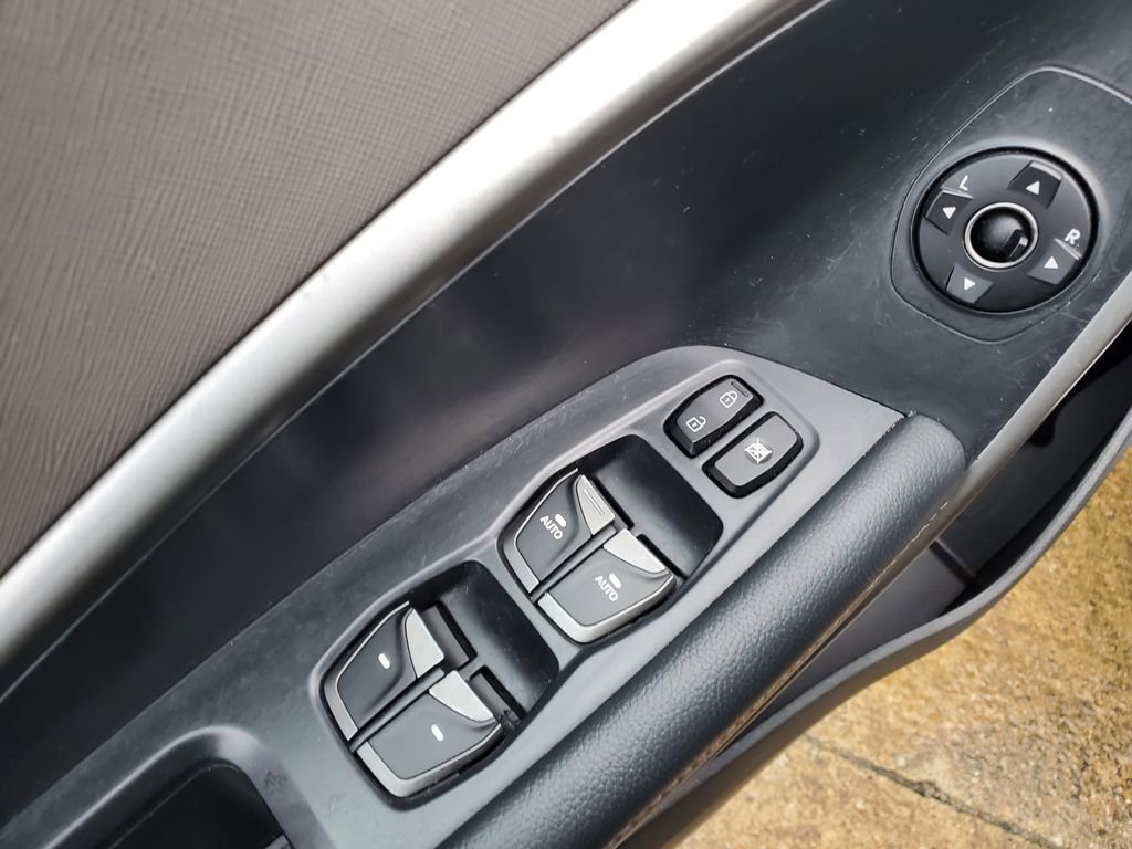 Used 2017 Hyundai Santa Fe SE w/ SE Ultimate Tech Package 03 image 16