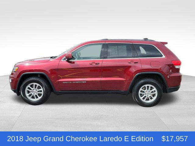 Used 2018 Jeep Grand Cherokee Laredo AWD/4WD image 2