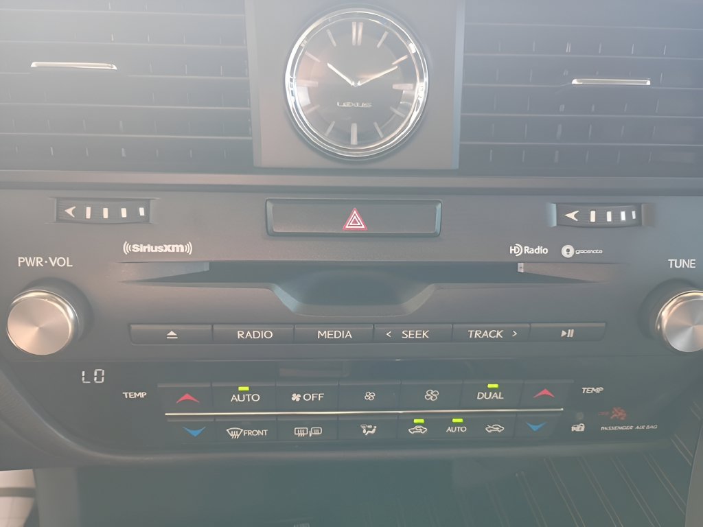 Used 2020 Lexus RX 350 AWD w/ Luxury Package image 18