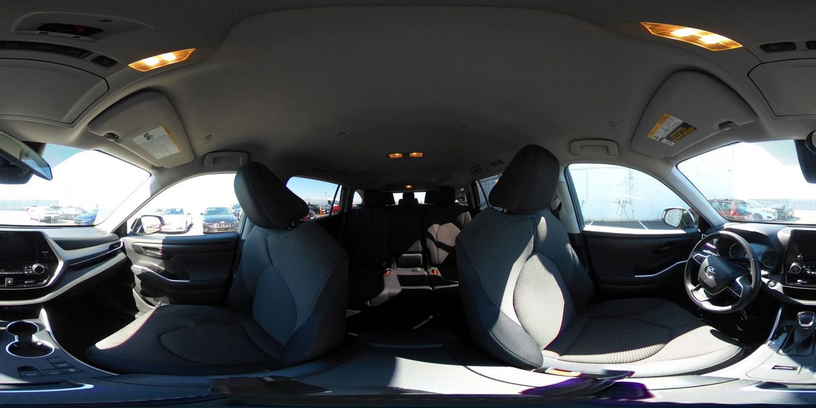 Used 2025 Toyota Highlander LE FWD image 44