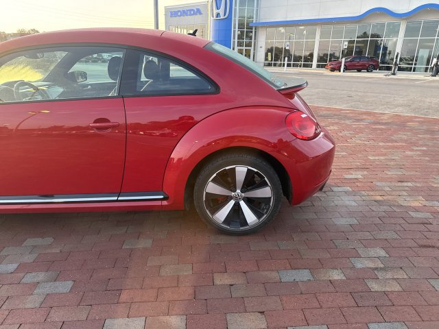 Used 2012 Volkswagen Beetle 2.0T FWD image 6