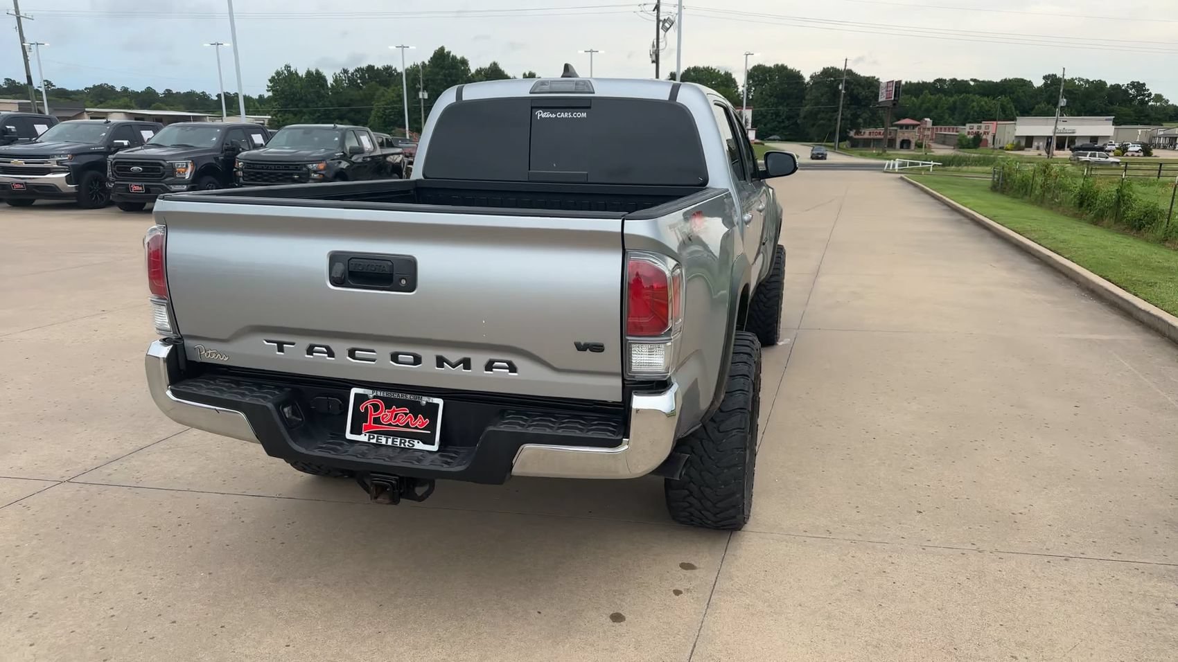 Used 2022 Toyota Tacoma TRD Off-Road AWD/4WD image 8