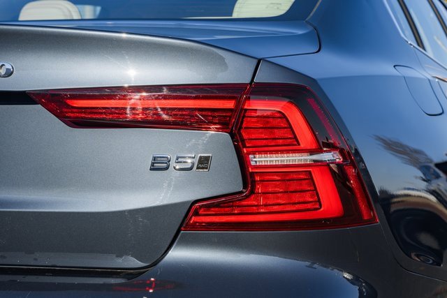 Certified 2023 Volvo S60 B5 Ultimate w/ Climate Package image 6