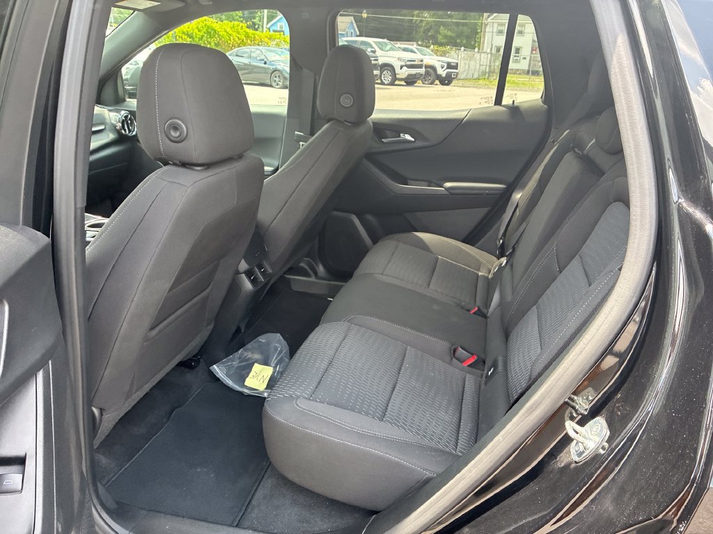 Used 2026 Chevrolet Equinox LT AWD/4WD image 23