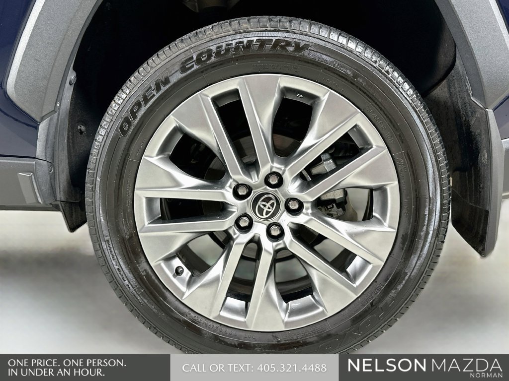 Used 2024 Toyota RAV4 XLE Premium FWD image 31