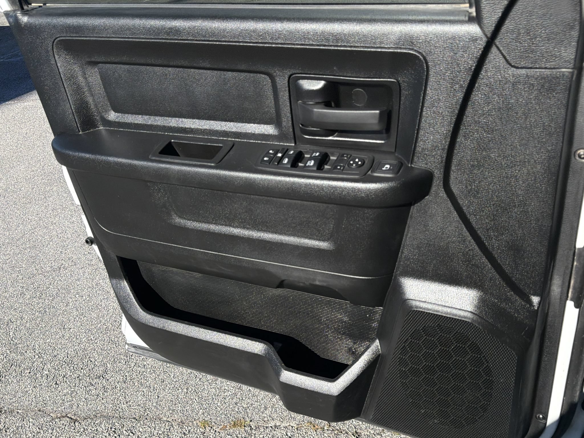 Used 2024 RAM 2500 Tradesman w/ Chrome Appearance Group AWD/4WD image 16