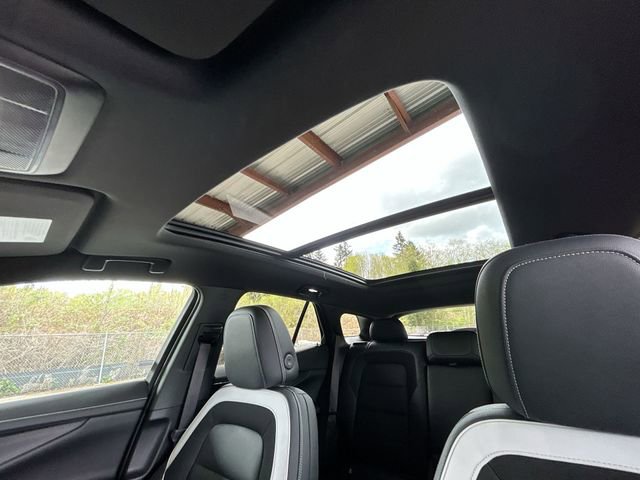 Used 2024 Chevrolet Blazer EV LT AWD/4WD image 18