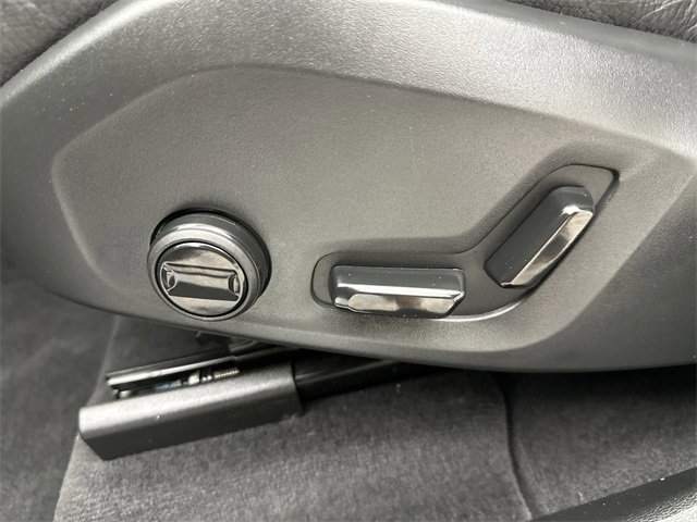Certified 2025 Volvo XC60 B5 Plus w/ Climate Package image 12