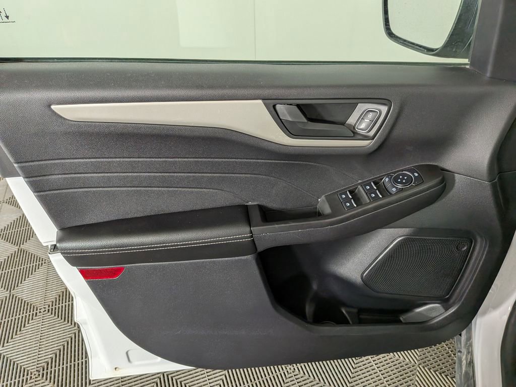 Used 2022 Ford Escape SE image 15