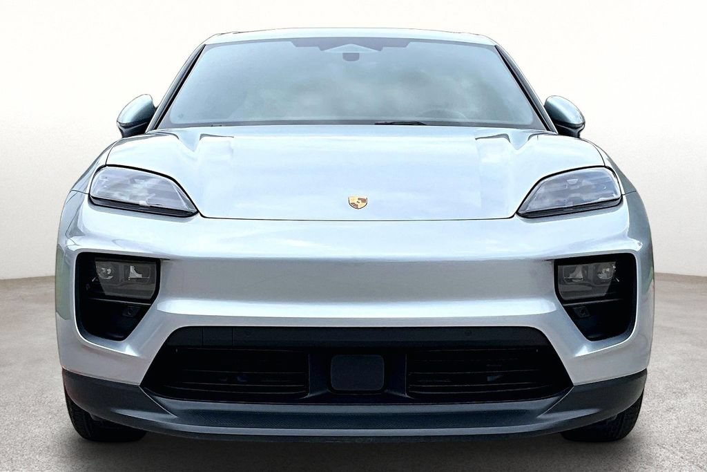 Used 2025 Porsche Macan 4 Electric AWD/4WD image 4