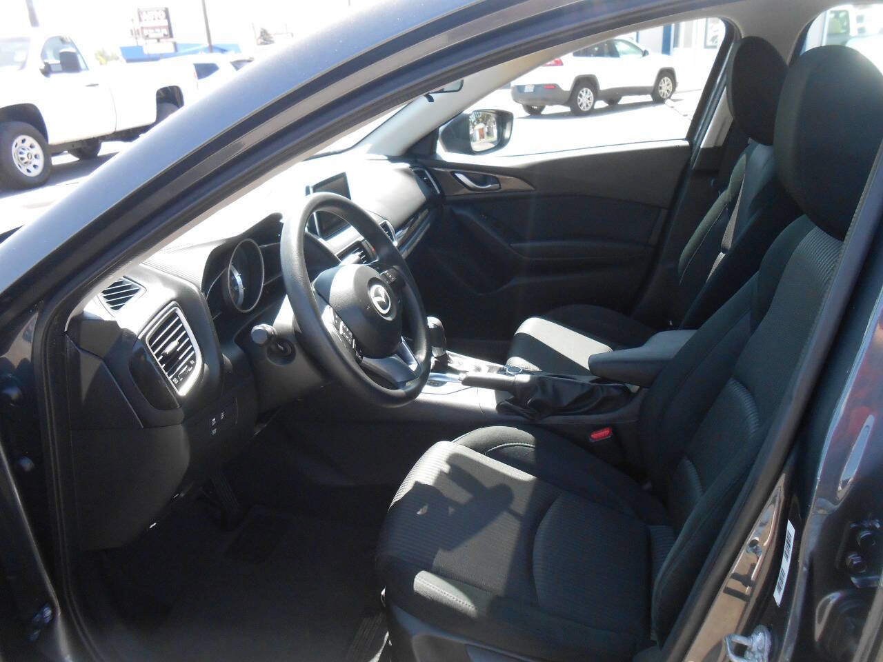 Used 2016 MAZDA MAZDA3 i Sport w/ Preferred Equipment Package image 10