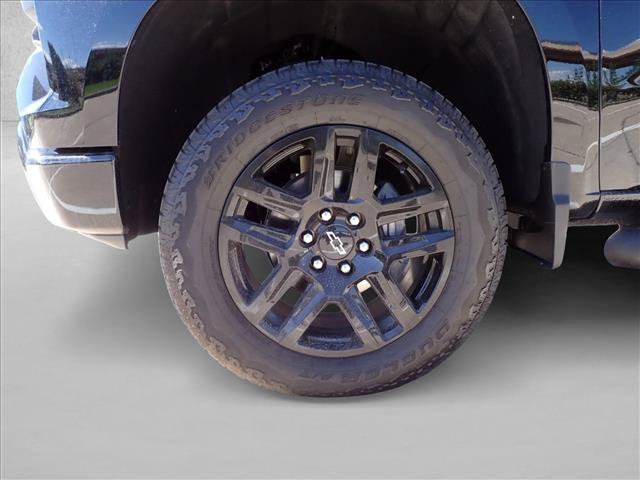 Used 2025 Chevrolet Silverado 1500 Custom Trail Boss w/ Turbomax Blackout Package AWD/4WD image 7