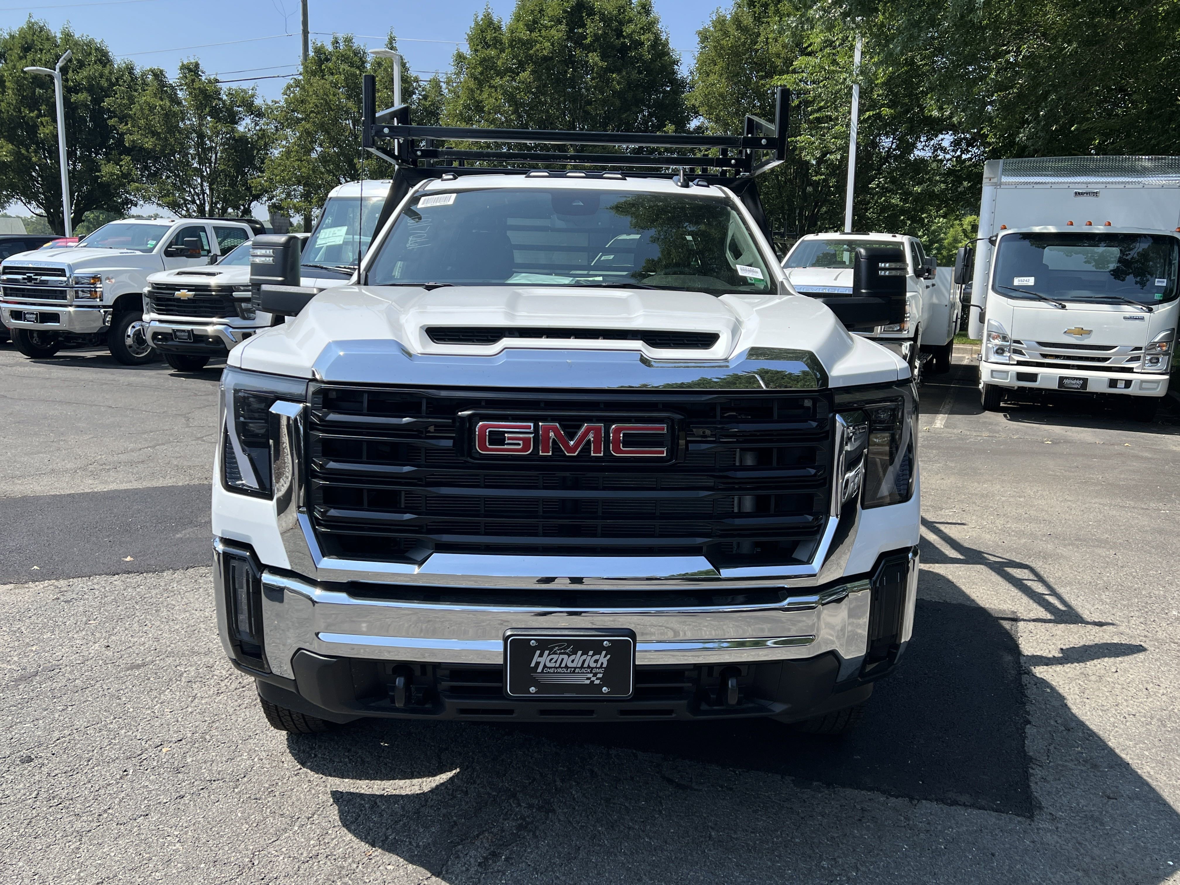 New 2025 GMC Sierra 3500 Pro w/ Convenience Package image 3