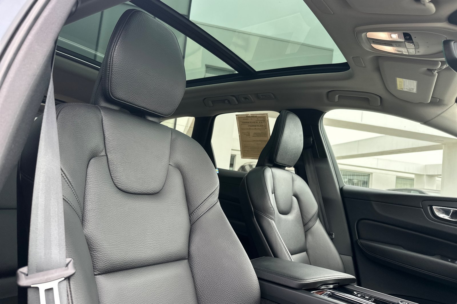 Certified 2023 Volvo XC60 T8 Plus w/ Protection Package Premier AWD/4WD image 18