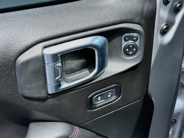 Used 2019 Jeep Wrangler Unlimited Rubicon AWD/4WD image 18