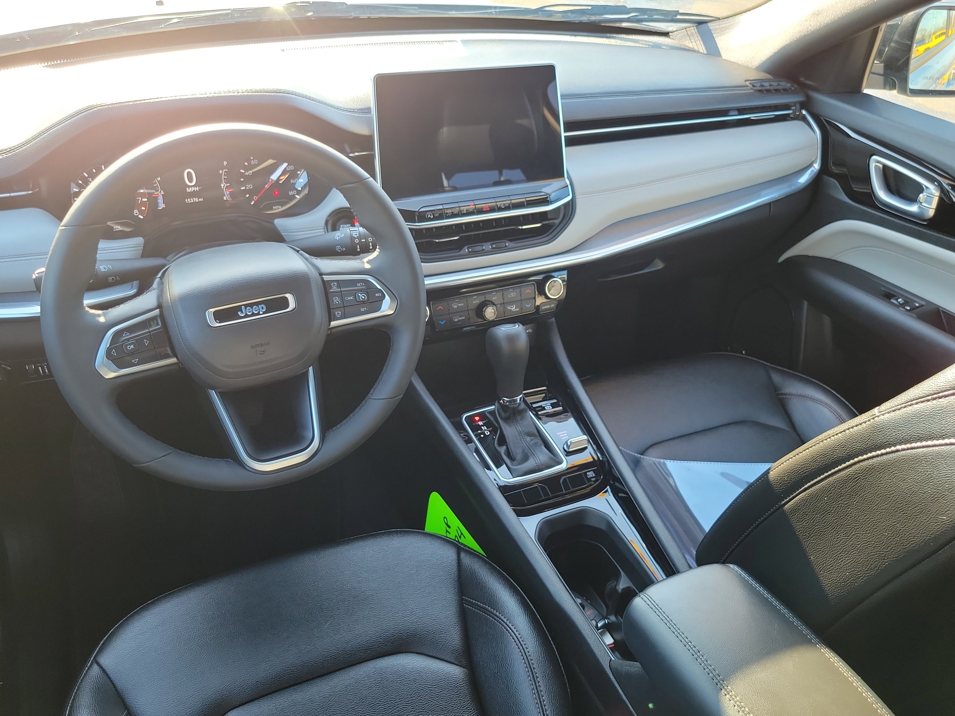Used 2024 Jeep Compass Limited w/ Sun and Sound Group image 18