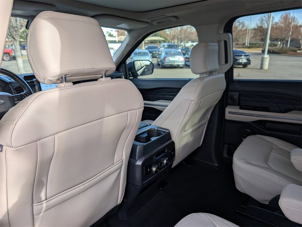 Used 2024 Ford Expedition Platinum image 15