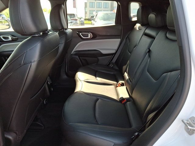 Certified 2024 Jeep Compass Limited AWD/4WD image 13