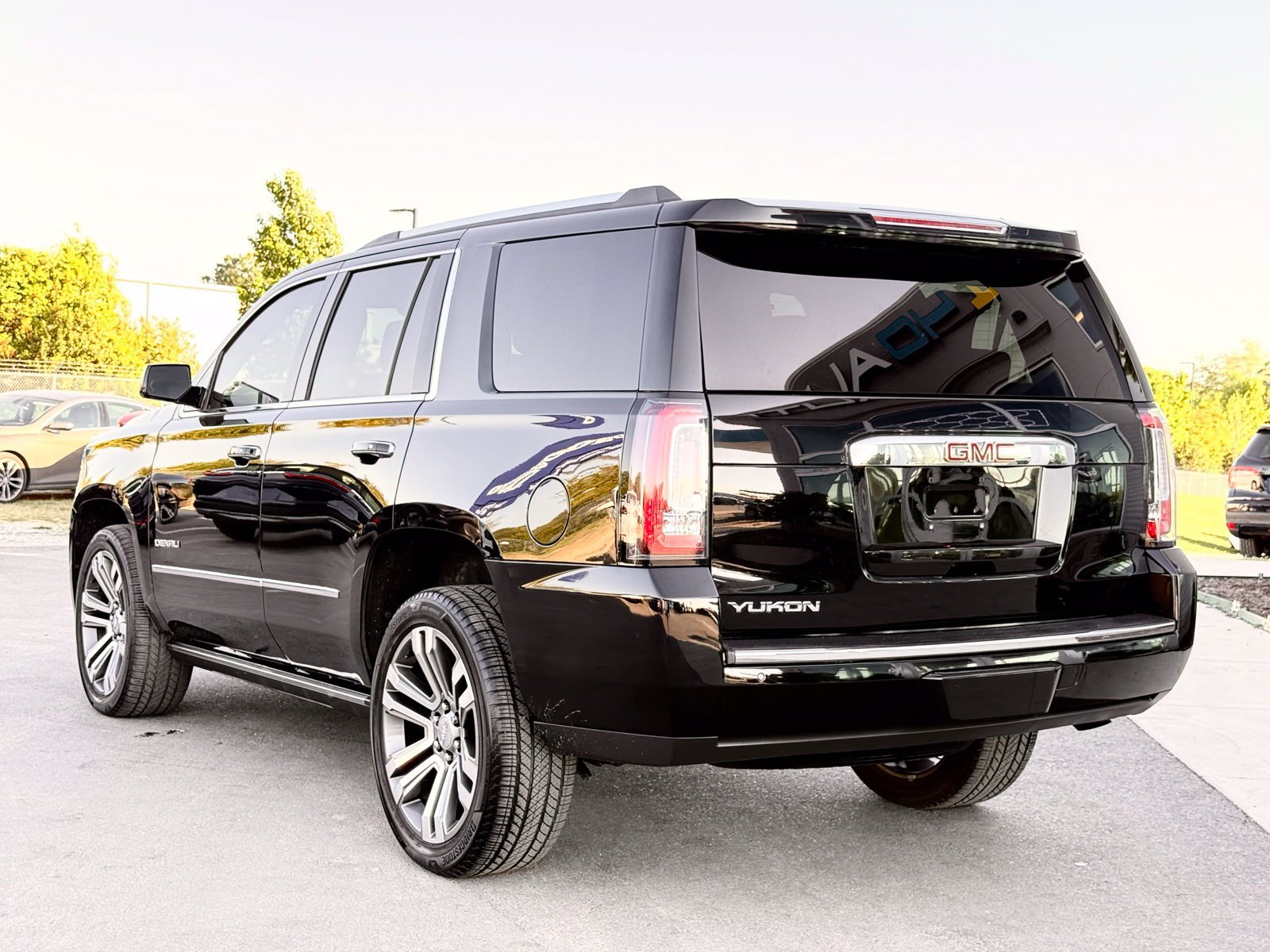 Used 2020 GMC Yukon Denali w/ Denali Ultimate Package AWD/4WD image 10