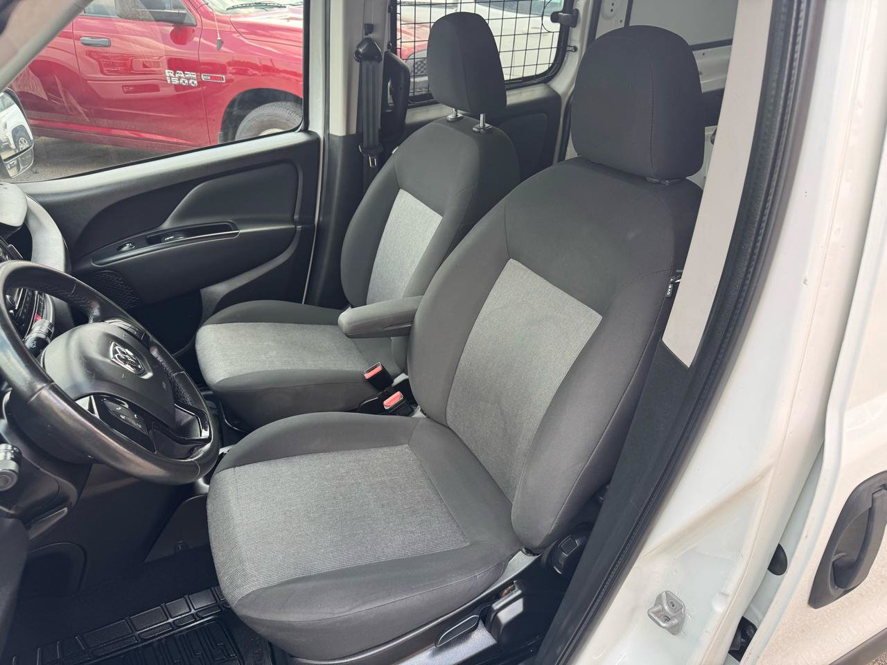 Used 2019 RAM ProMaster City Tradesman SLT FWD image 12