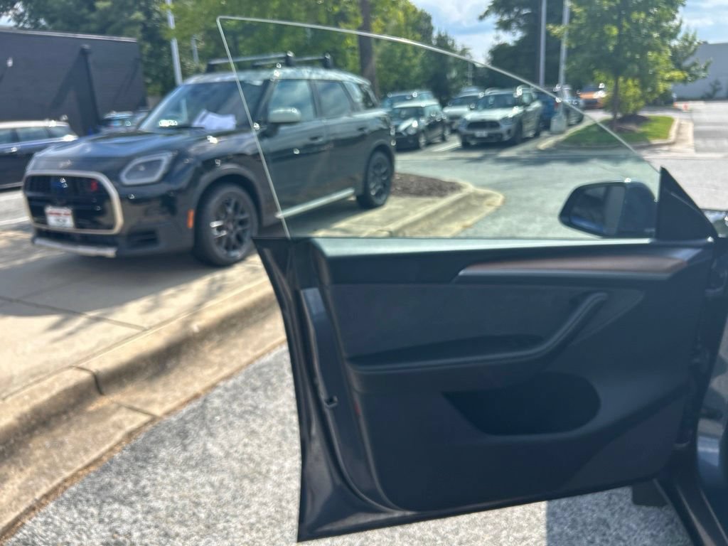 Used 2023 Tesla Model Y Long Range AWD/4WD image 36