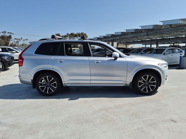 Used 2017 Volvo XC90 T6 Momentum w/ Vision Package AWD/4WD image 4