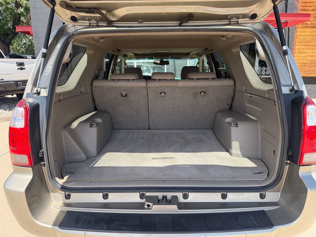 Used 2008 Toyota 4Runner SR5 AWD/4WD image 21