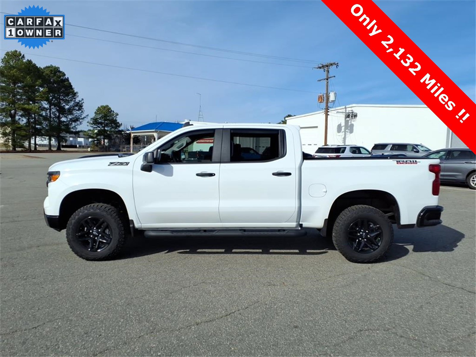 Used 2025 Chevrolet Silverado 1500 Custom Trail Boss w/ LPO, Dark Essentials Package image 2