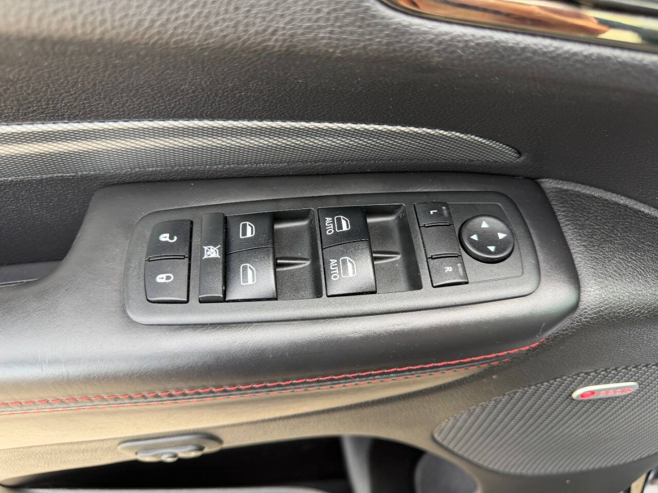 Used 2018 Dodge Durango R/T w/ Technology Group AWD/4WD image 20