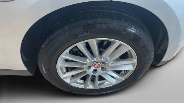 Used 2017 Jaguar F-PACE Prestige AWD/4WD image 5