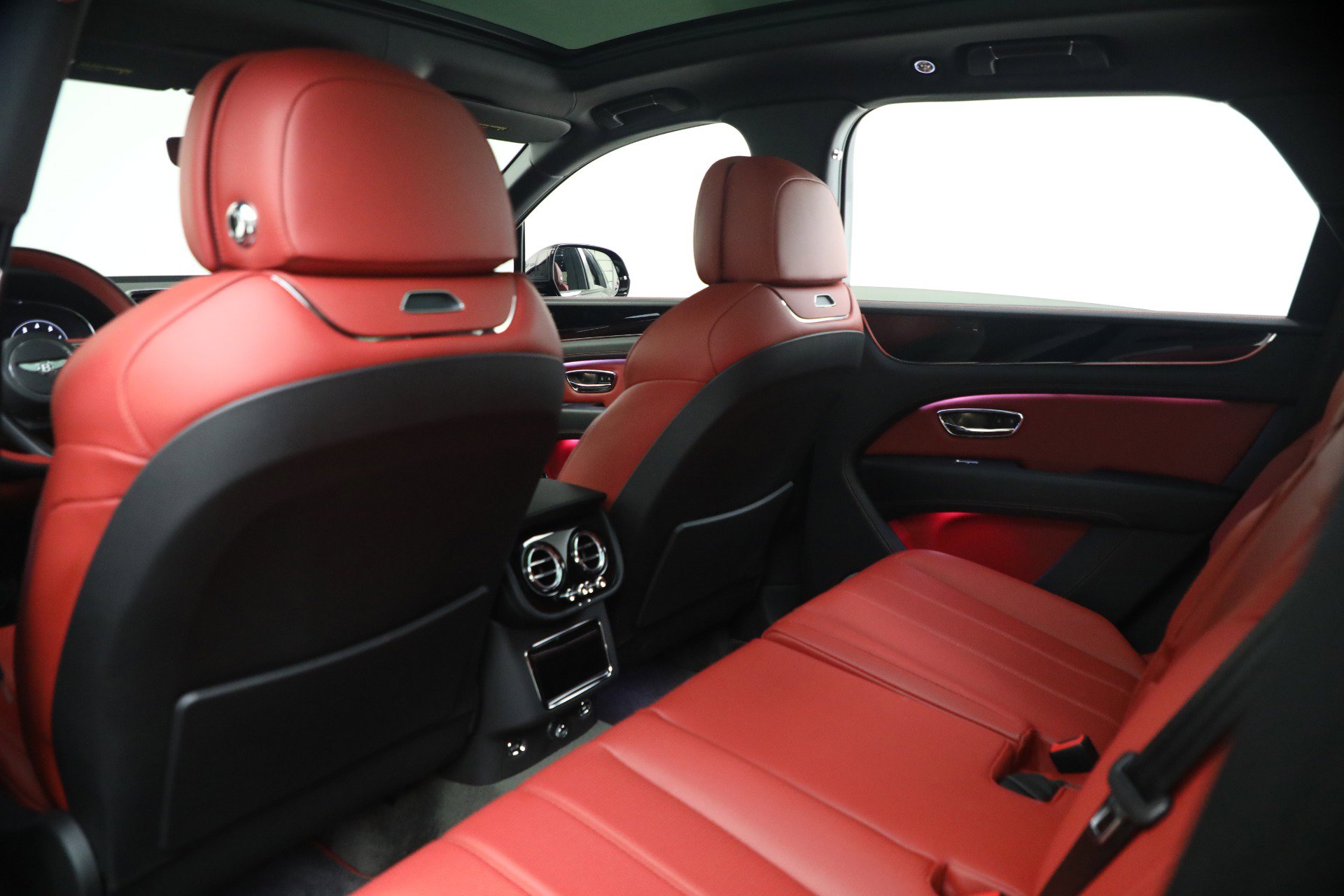 Used 2022 Bentley Bentayga image 22