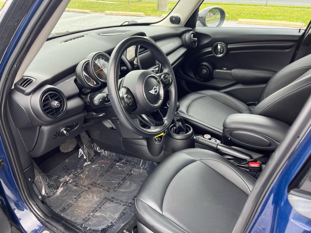 Used 2017 MINI Cooper 4-Door Hardtop FWD image 10