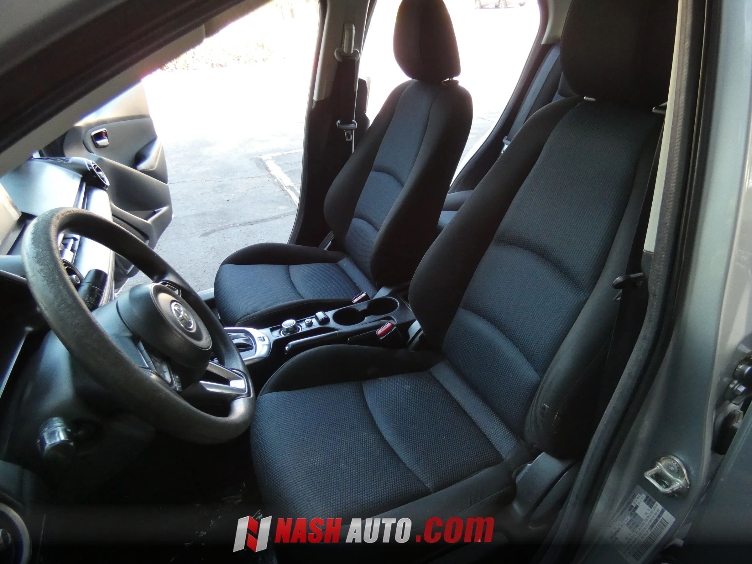Used 2019 Toyota Yaris LE FWD image 46