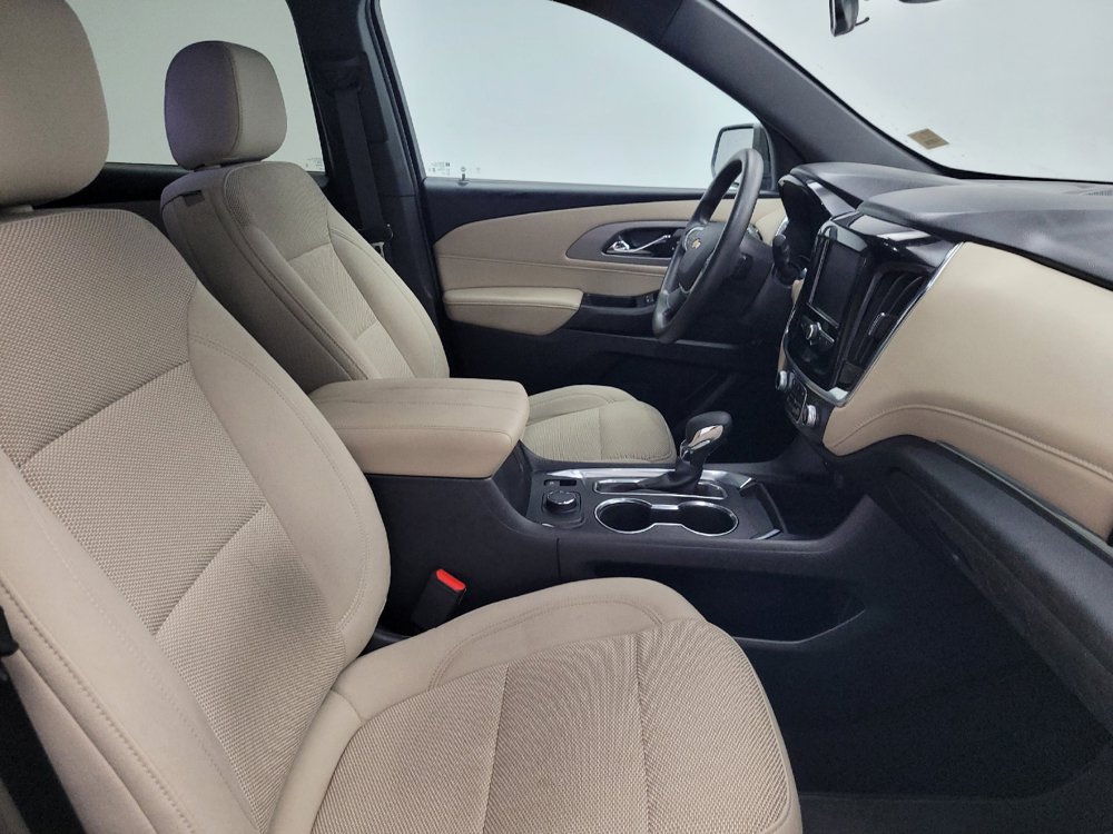 Used 2023 Chevrolet Traverse LS FWD image 21