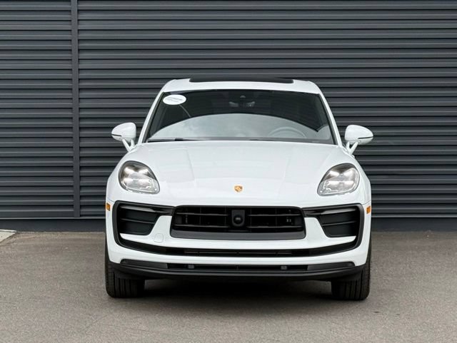 Certified 2026 Porsche Macan AWD/4WD image 10