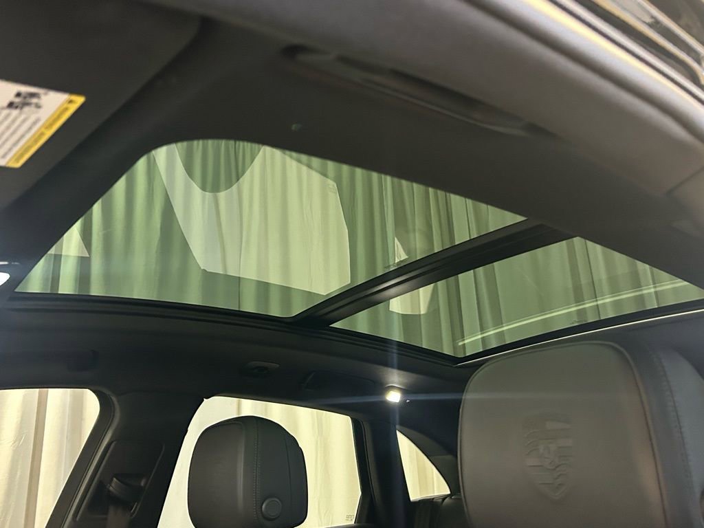 Certified 2023 Porsche Macan Turbo image 24